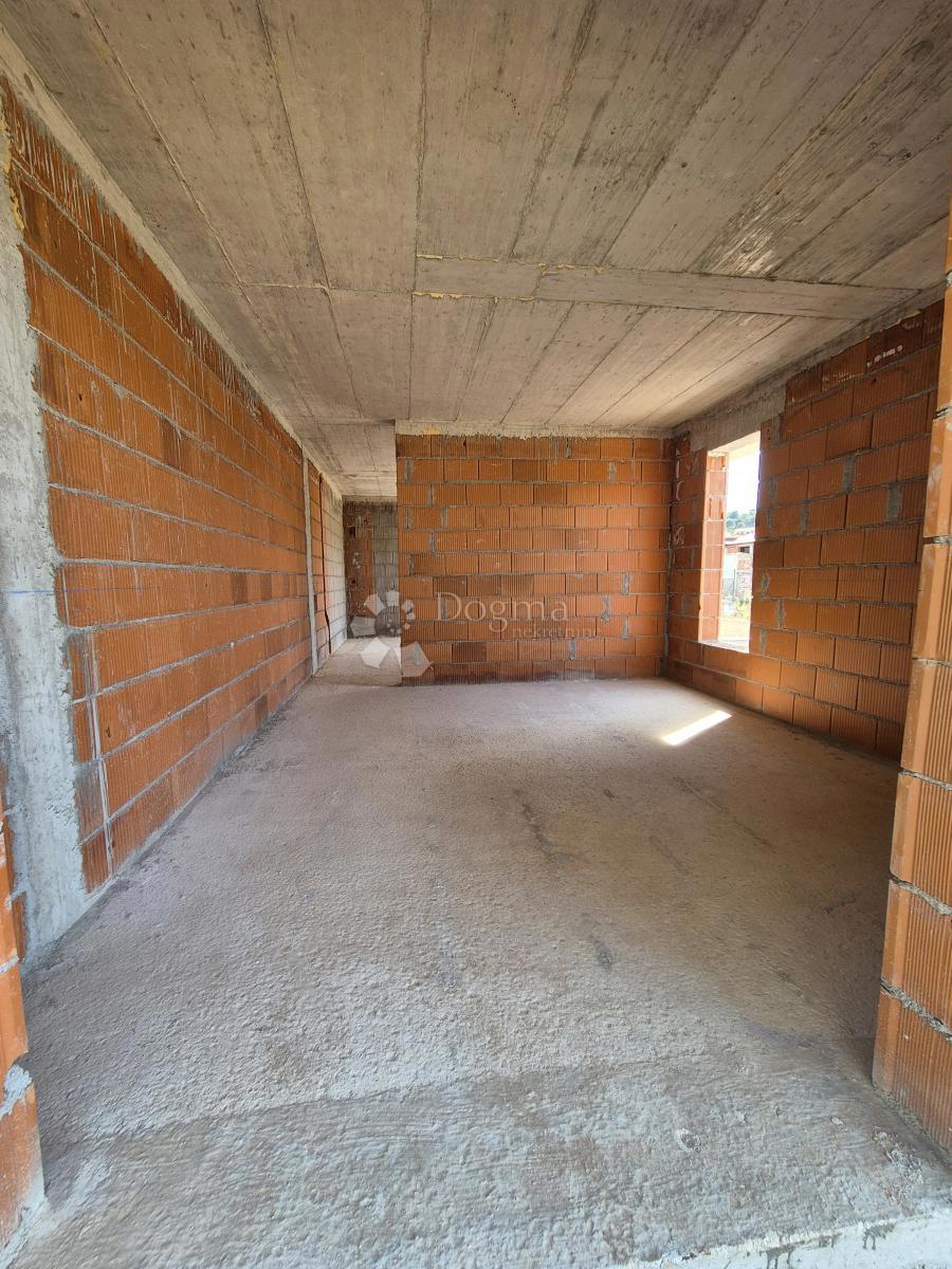 Locale commerciale Crnica, Šibenik, 45,34m2