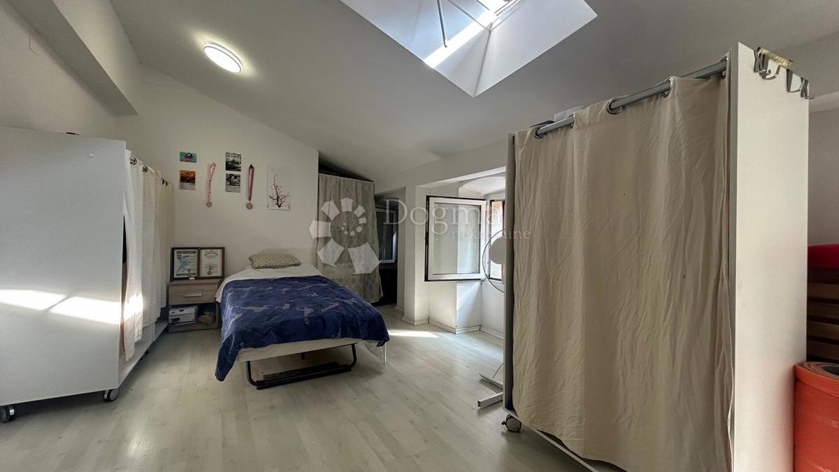 OCCASIONE DI INVESTIMENTO - 2 APPARTAMENTI NEL CENTRO DI ROVIGNO!