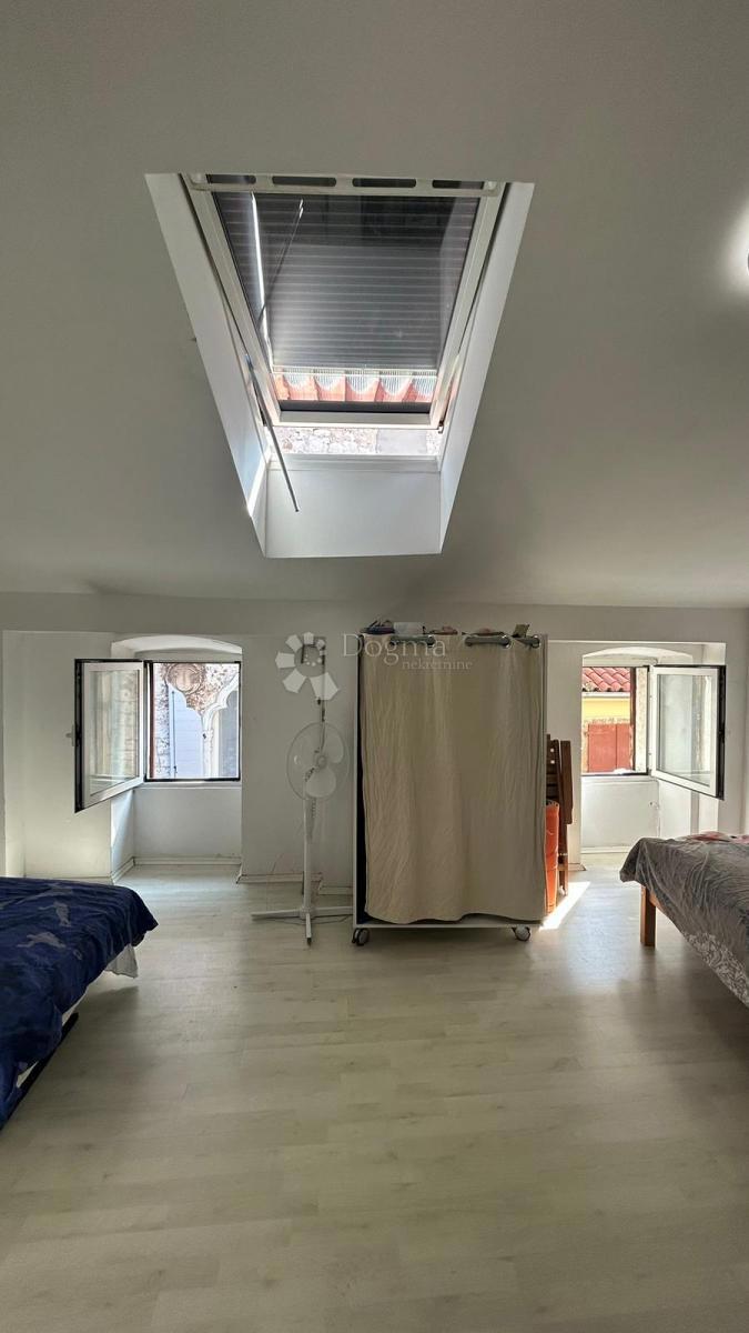 OCCASIONE DI INVESTIMENTO - 2 APPARTAMENTI NEL CENTRO DI ROVIGNO!