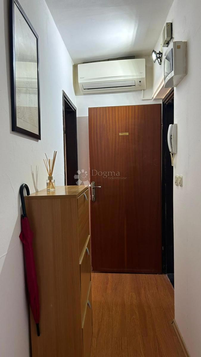 OCCASIONE DI INVESTIMENTO - 2 APPARTAMENTI NEL CENTRO DI ROVIGNO!