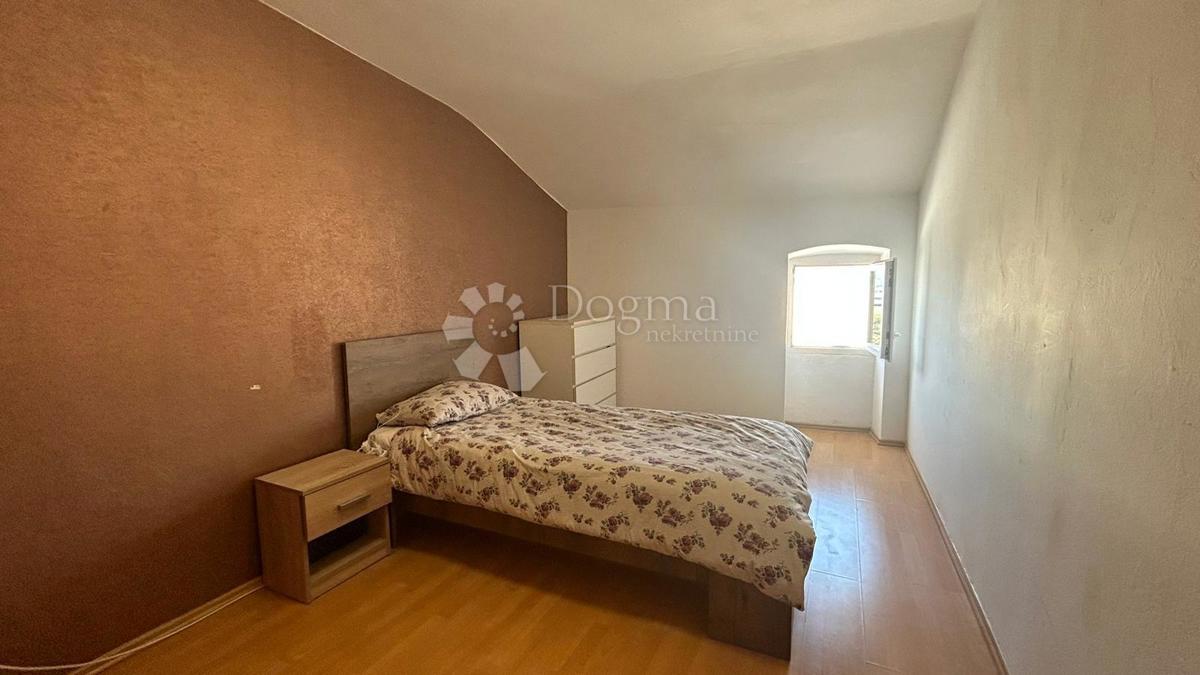 OCCASIONE DI INVESTIMENTO - 2 APPARTAMENTI NEL CENTRO DI ROVIGNO!