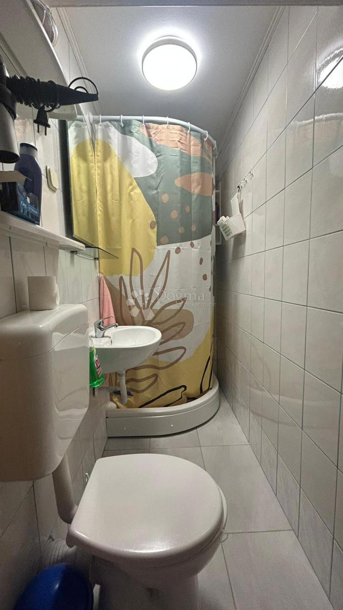 OCCASIONE DI INVESTIMENTO - 2 APPARTAMENTI NEL CENTRO DI ROVIGNO!