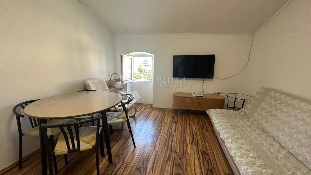 OCCASIONE DI INVESTIMENTO - 2 APPARTAMENTI NEL CENTRO DI ROVIGNO!