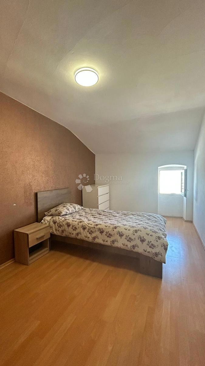 OCCASIONE DI INVESTIMENTO - 2 APPARTAMENTI NEL CENTRO DI ROVIGNO!