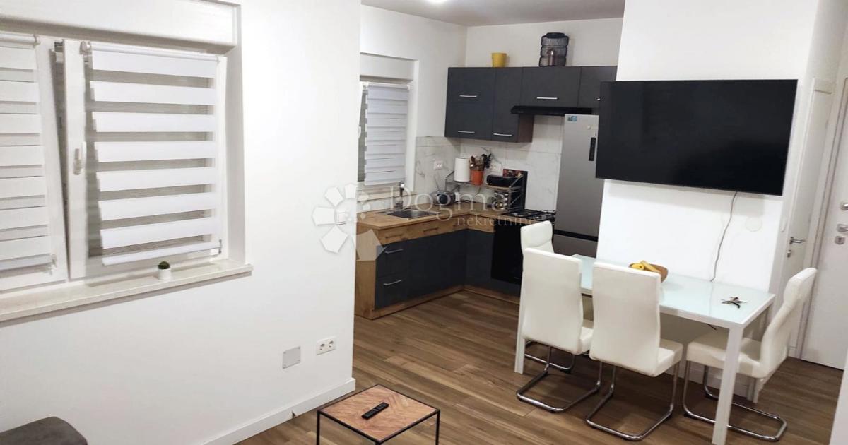 Appartamento open space di 52 m2 con terrazza e garage – Kastav