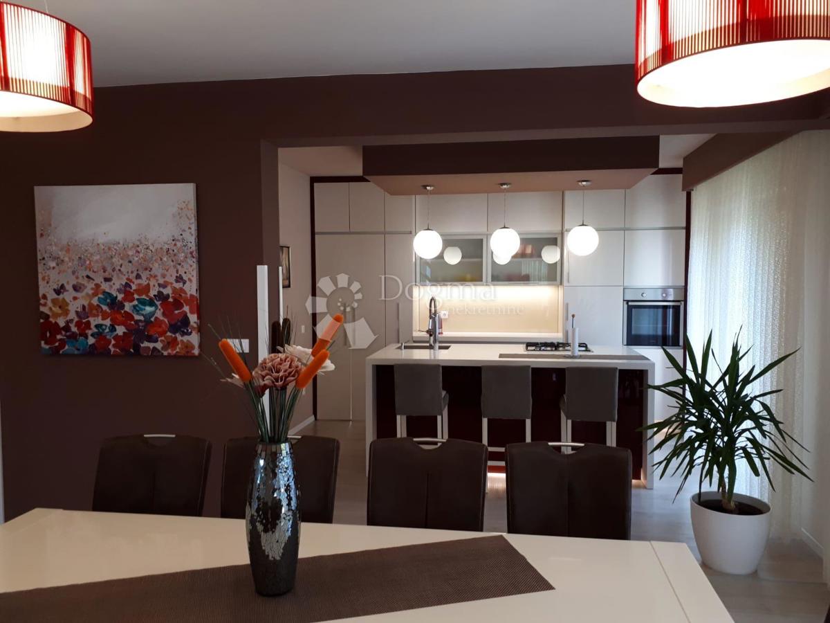 Spaziosa casa di lusso a Korenica