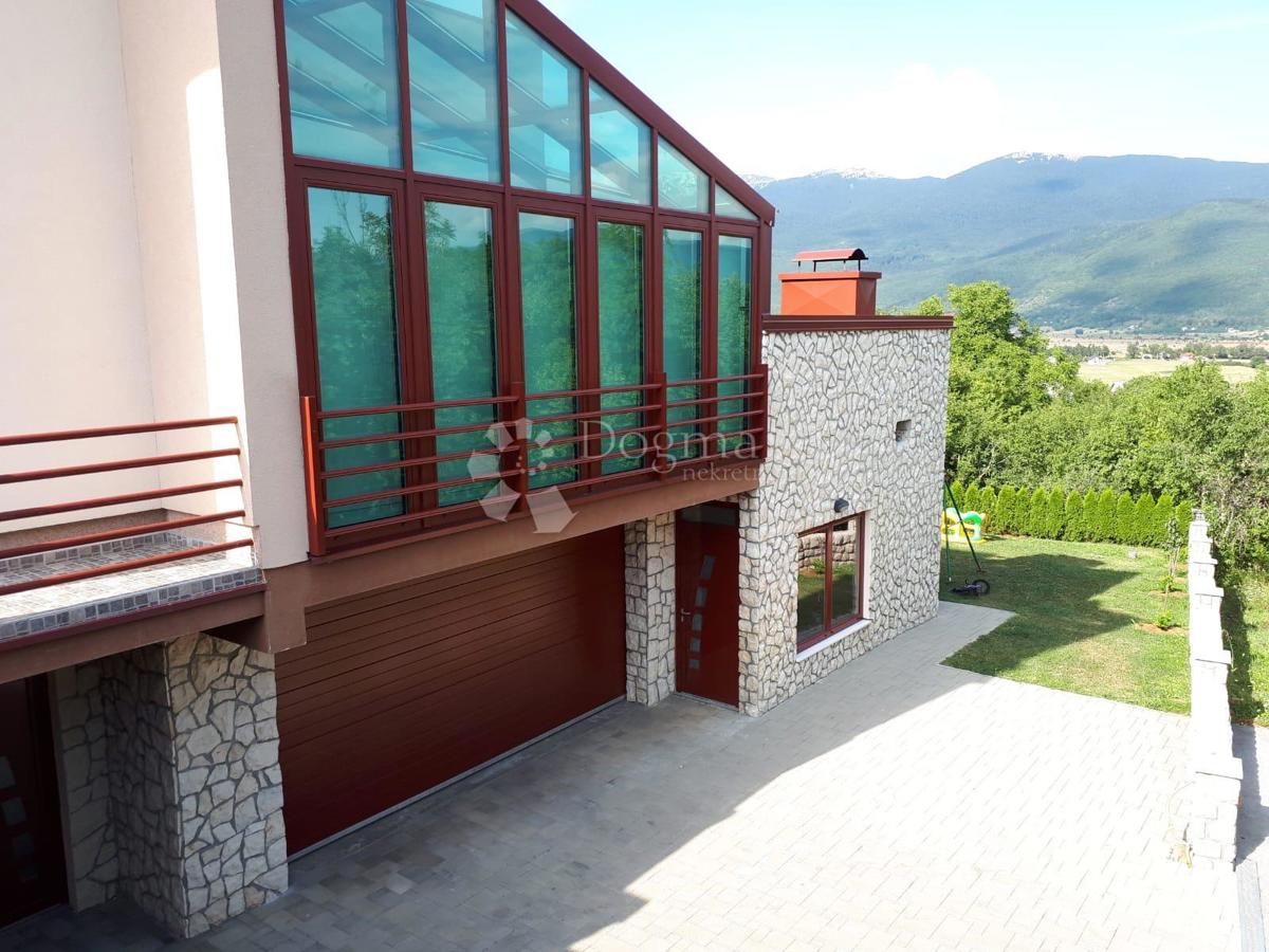 Spaziosa casa di lusso a Korenica