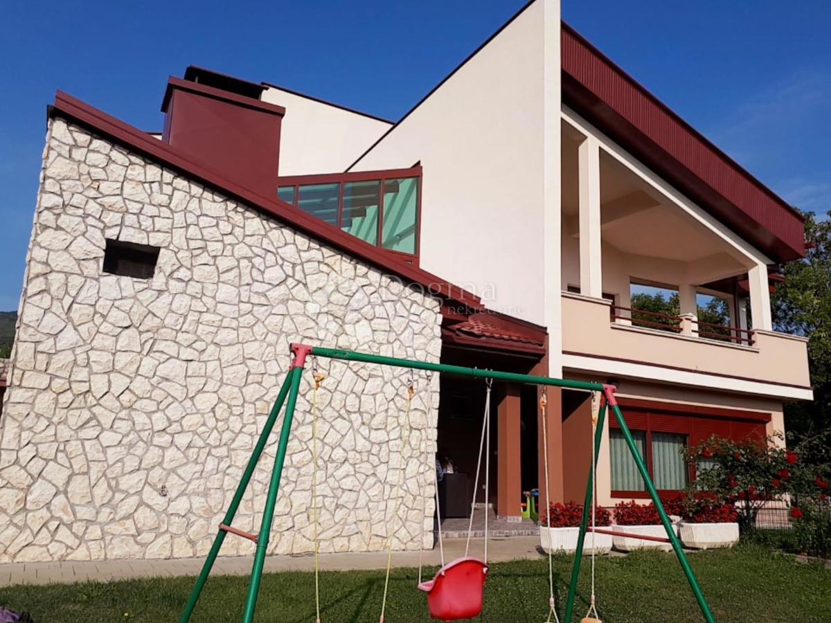 Spaziosa casa di lusso a Korenica