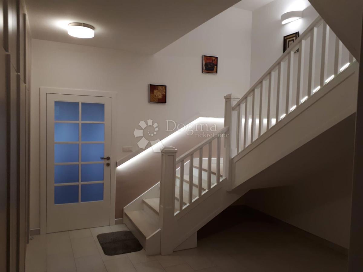 Spaziosa casa di lusso a Korenica