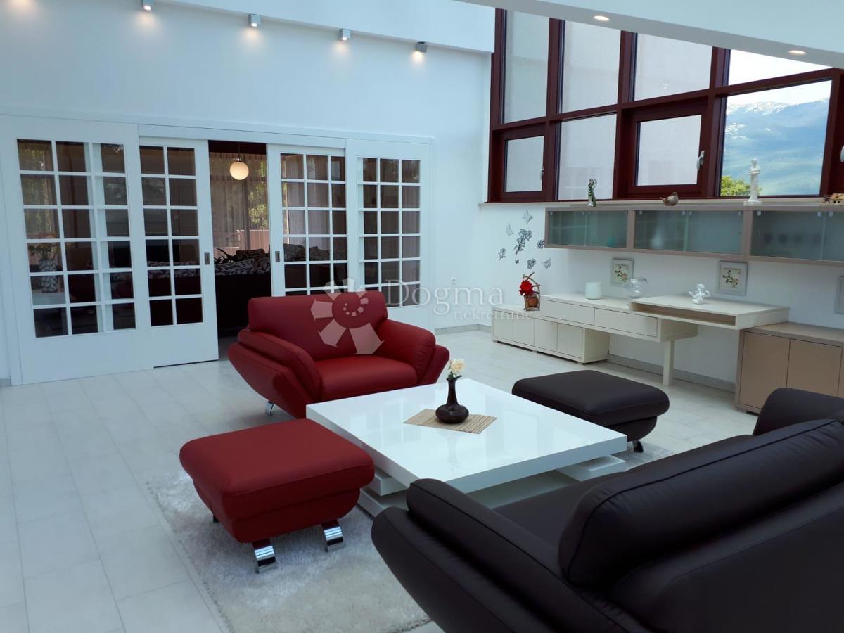 Spaziosa casa di lusso a Korenica