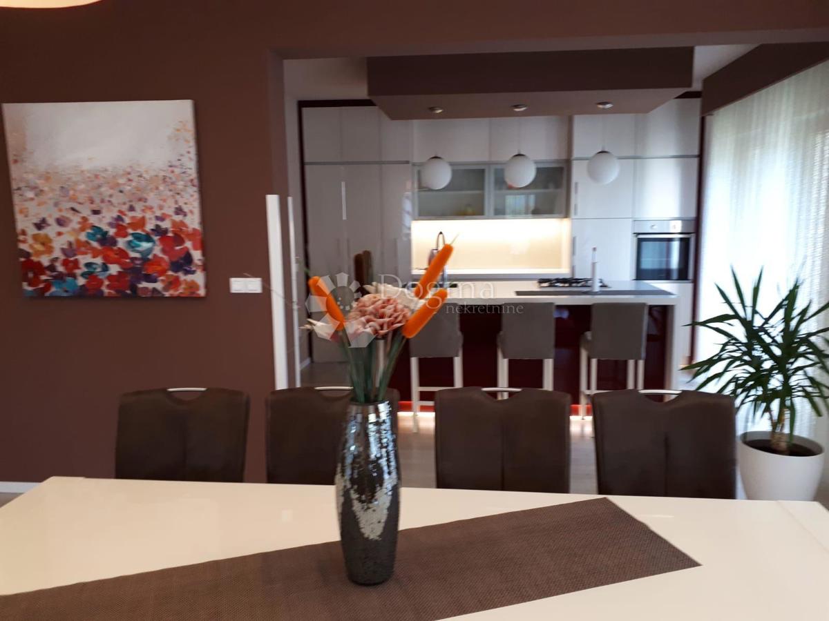 Spaziosa casa di lusso a Korenica