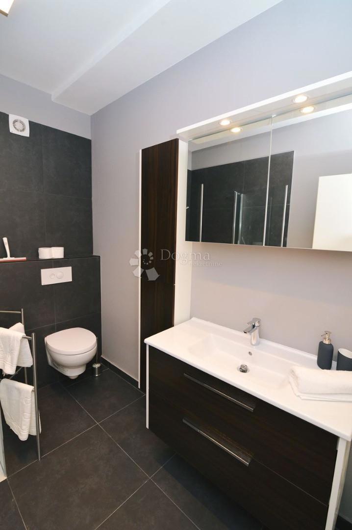 LOVRAN – Appartamento Esclusivo a 50 Metri dal Mare