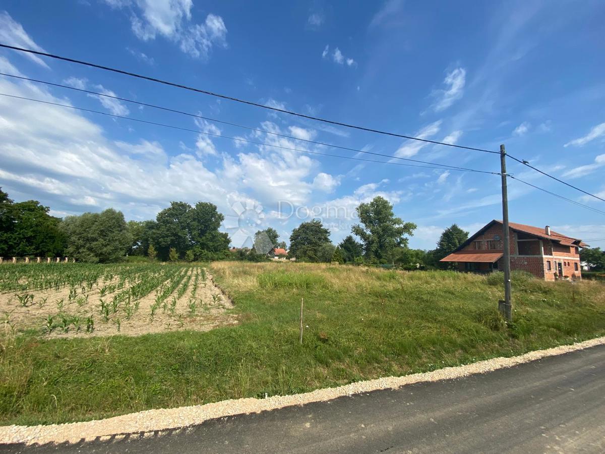 Terreno edificabile Caginec, Ivanić-Grad - Okolica, 1.678m2