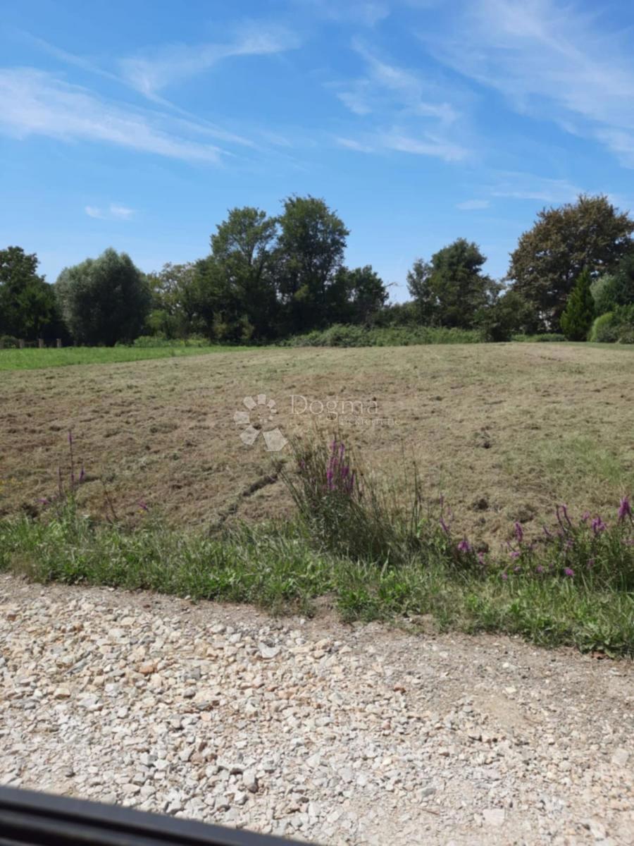 Terreno edificabile Caginec, Ivanić-Grad - Okolica, 1.678m2