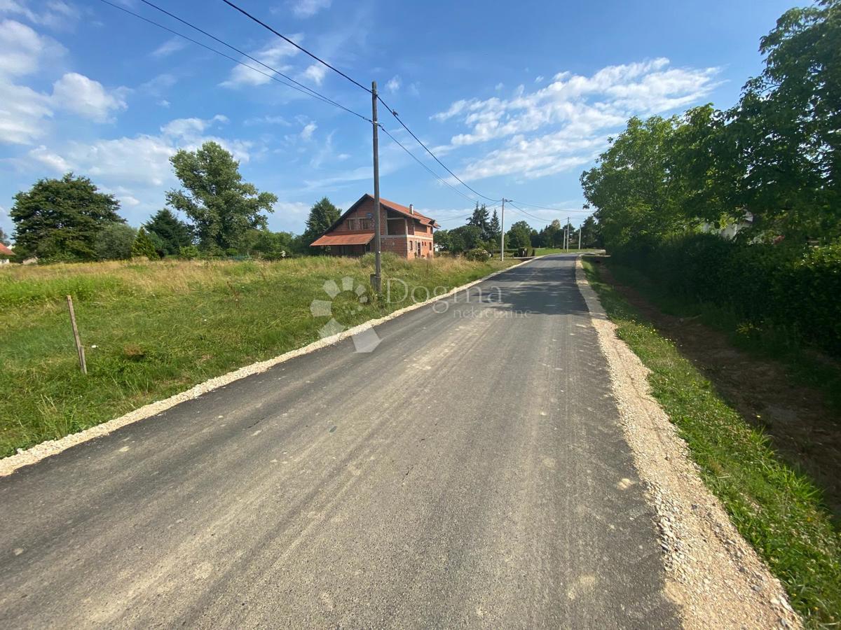 Terreno edificabile Caginec, Ivanić-Grad - Okolica, 1.678m2