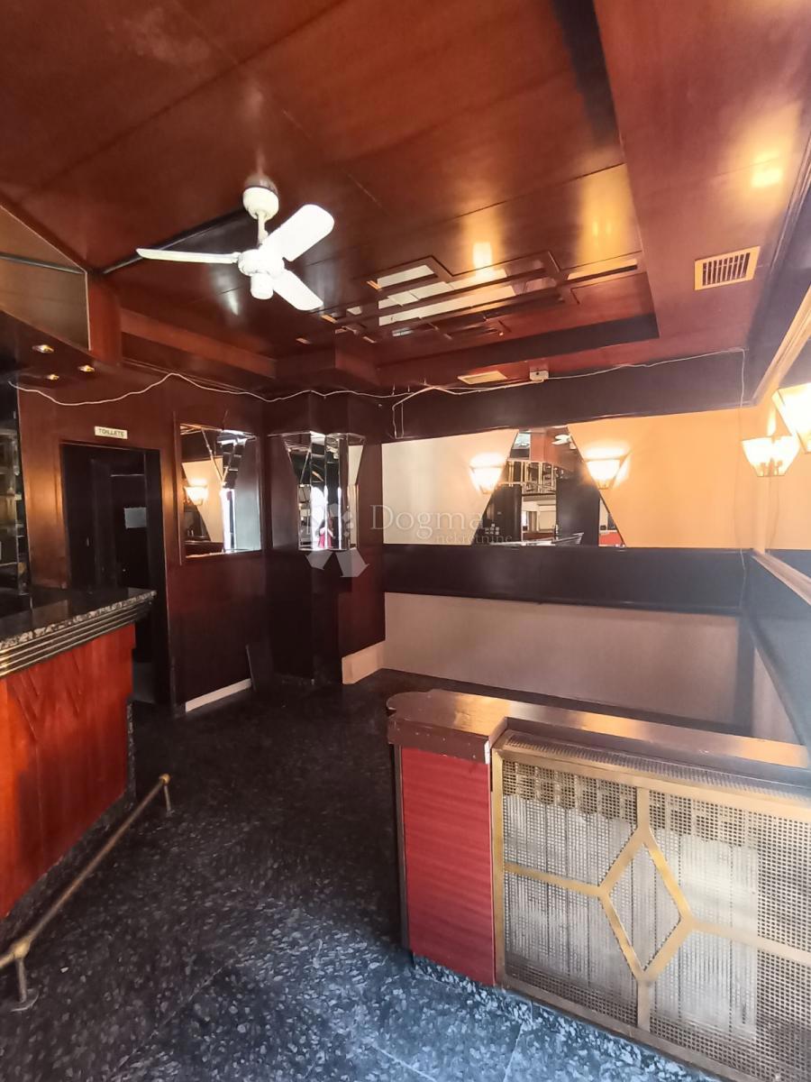 Locale commerciale Centar, Slavonski Brod, 135m2