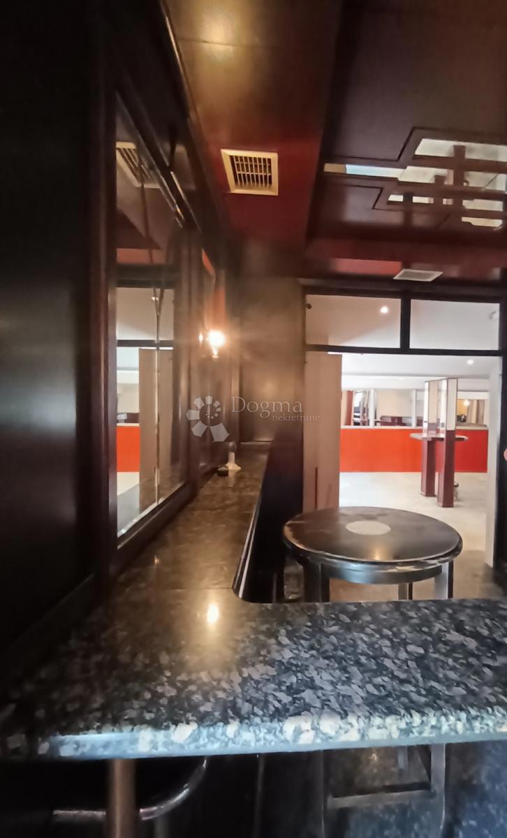 Locale commerciale Centar, Slavonski Brod, 135m2