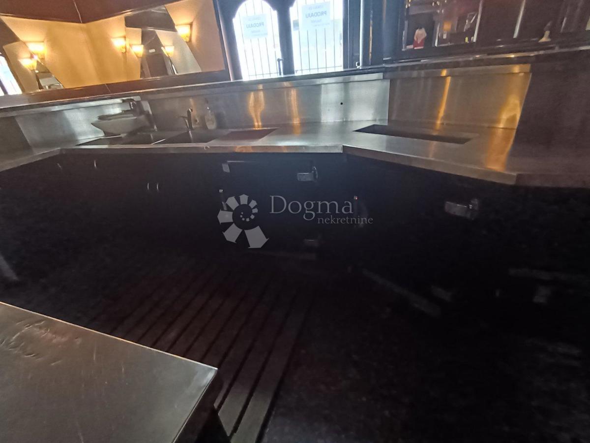 Locale commerciale Centar, Slavonski Brod, 135m2