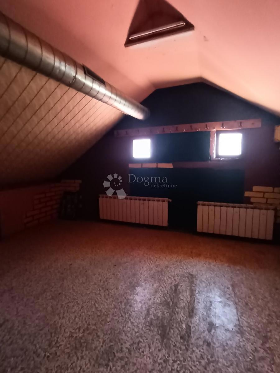 Locale commerciale Centar, Slavonski Brod, 135m2