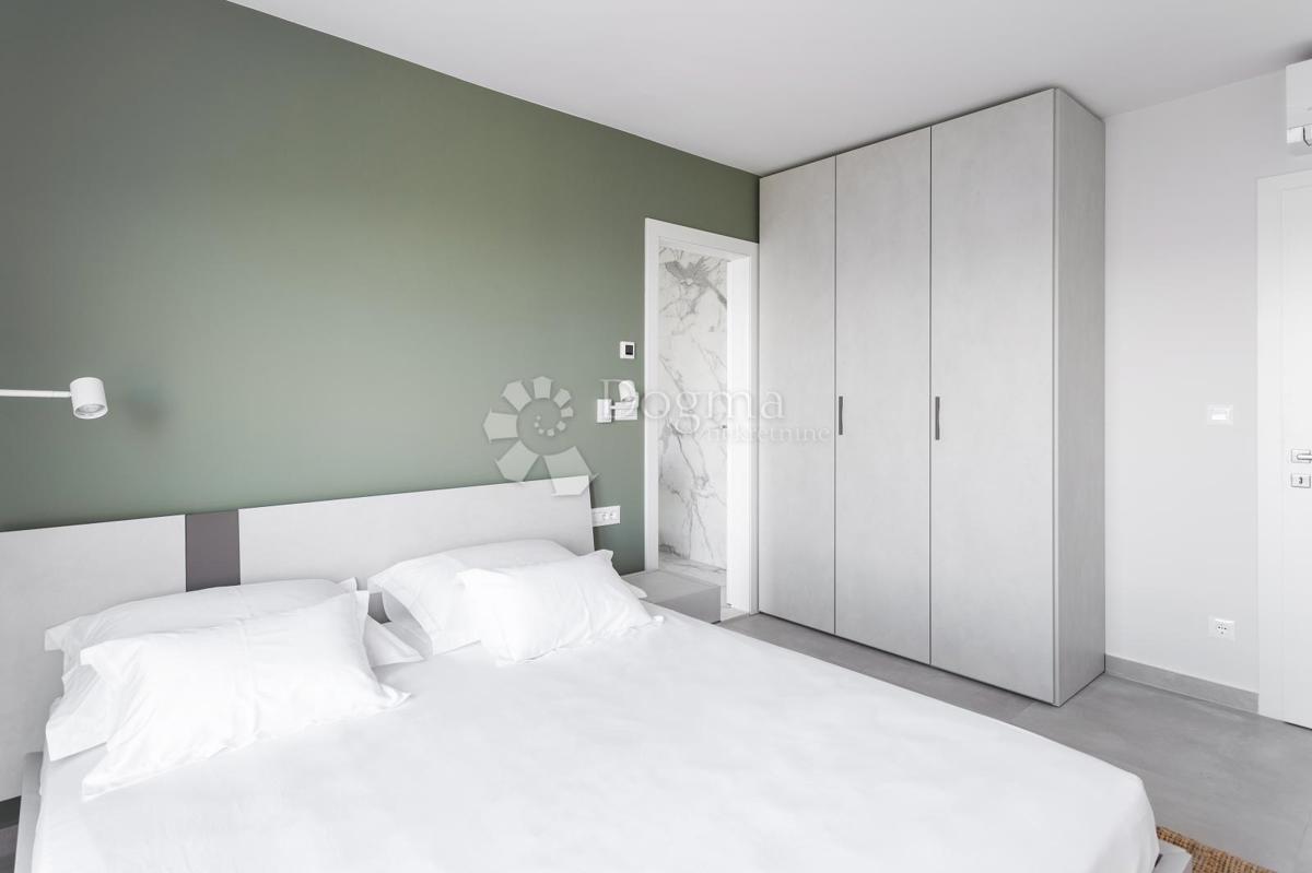 Casa Jesenice, Dugi Rat, 213m2