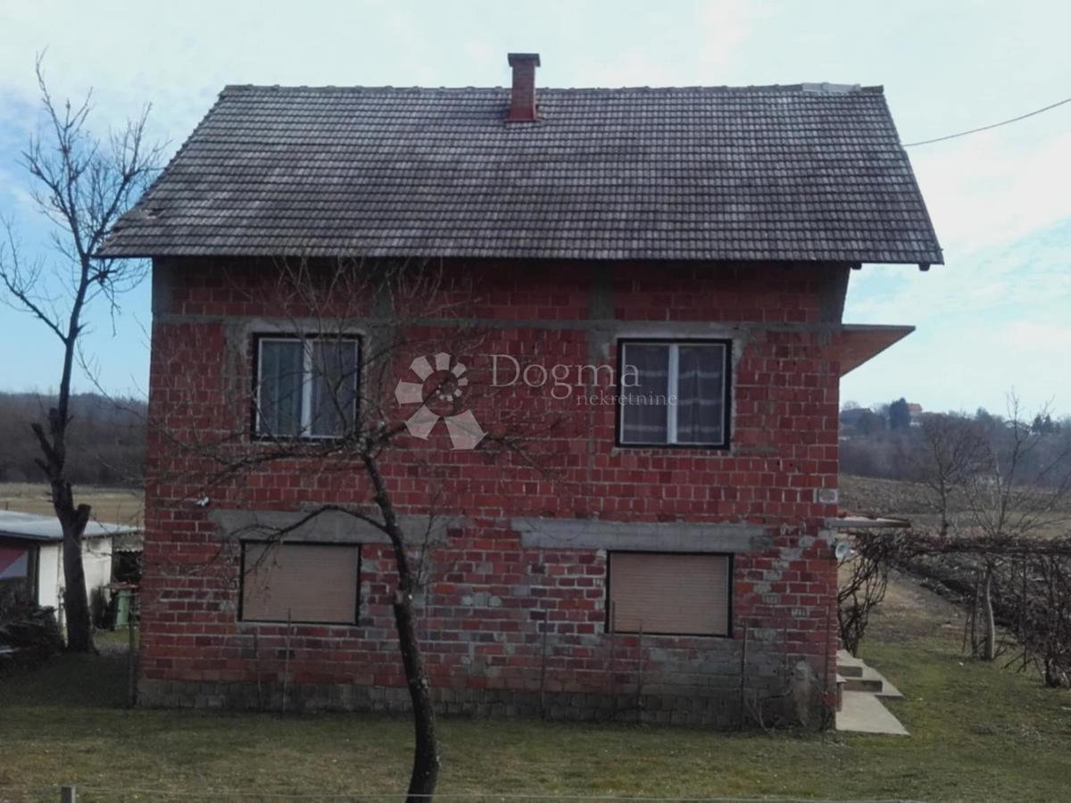 Casa Donja Voća, 1.868m2