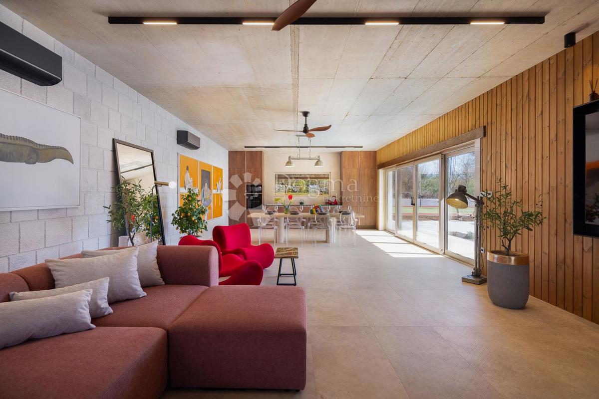 Casa Prisoje, Dicmo, 240m2