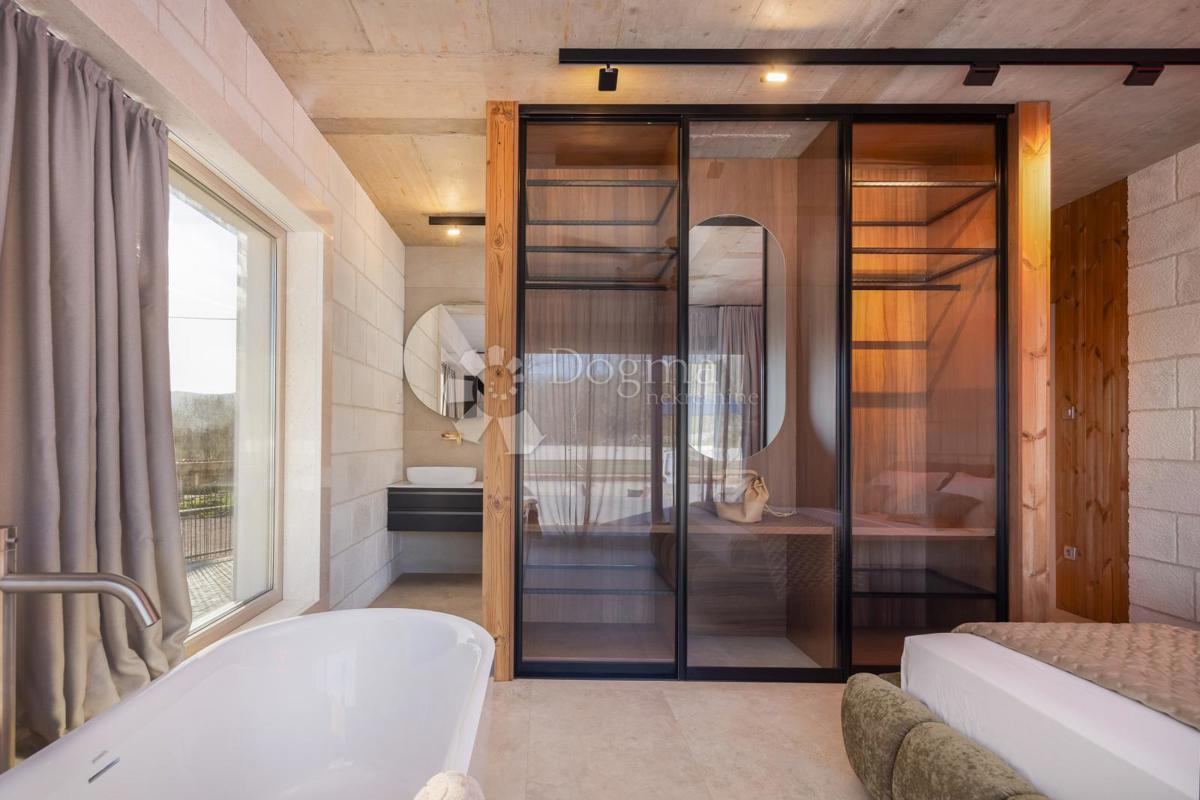 Casa Prisoje, Dicmo, 240m2