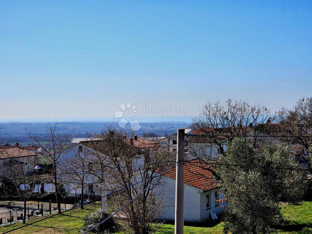 Autentica bellezza istriana recentemente ristrutturata con vista sul mare