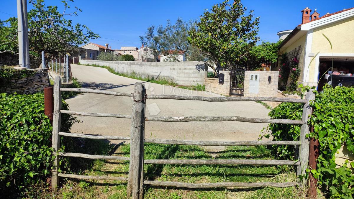 Terreno edificabile Kavran, Marčana, 1.409m2