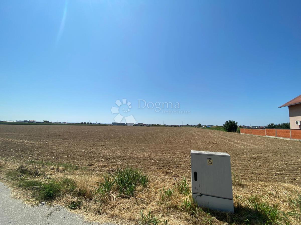 Terreno edificabile Livada, Slavonski Brod, 4.587m2