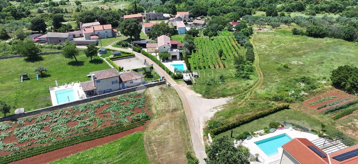 Terreno edificabile vicino a Svetvinčenat!