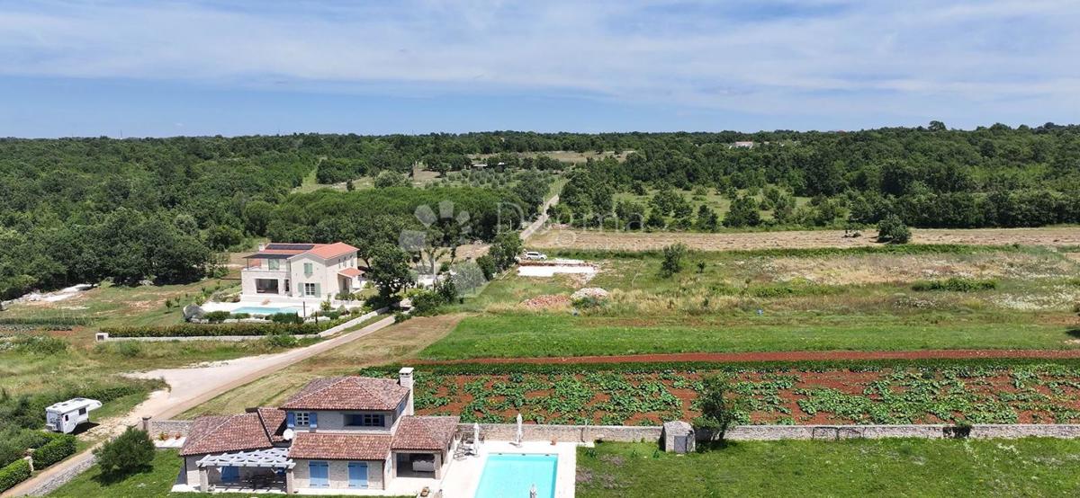 Terreno edificabile vicino a Svetvinčenat!