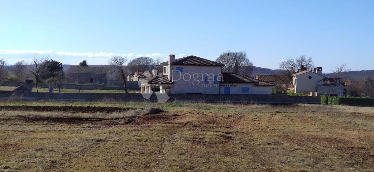 Terreno edificabile vicino a Svetvinčenat!