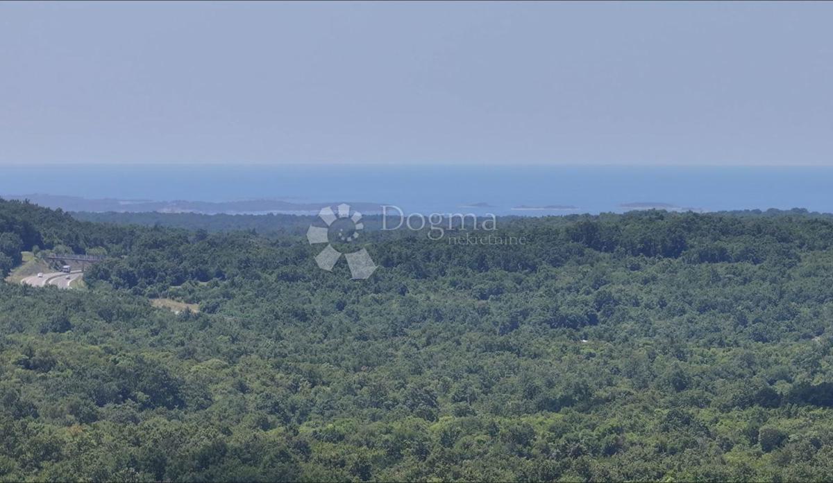 Terreno edificabile vicino a Svetvinčenat!