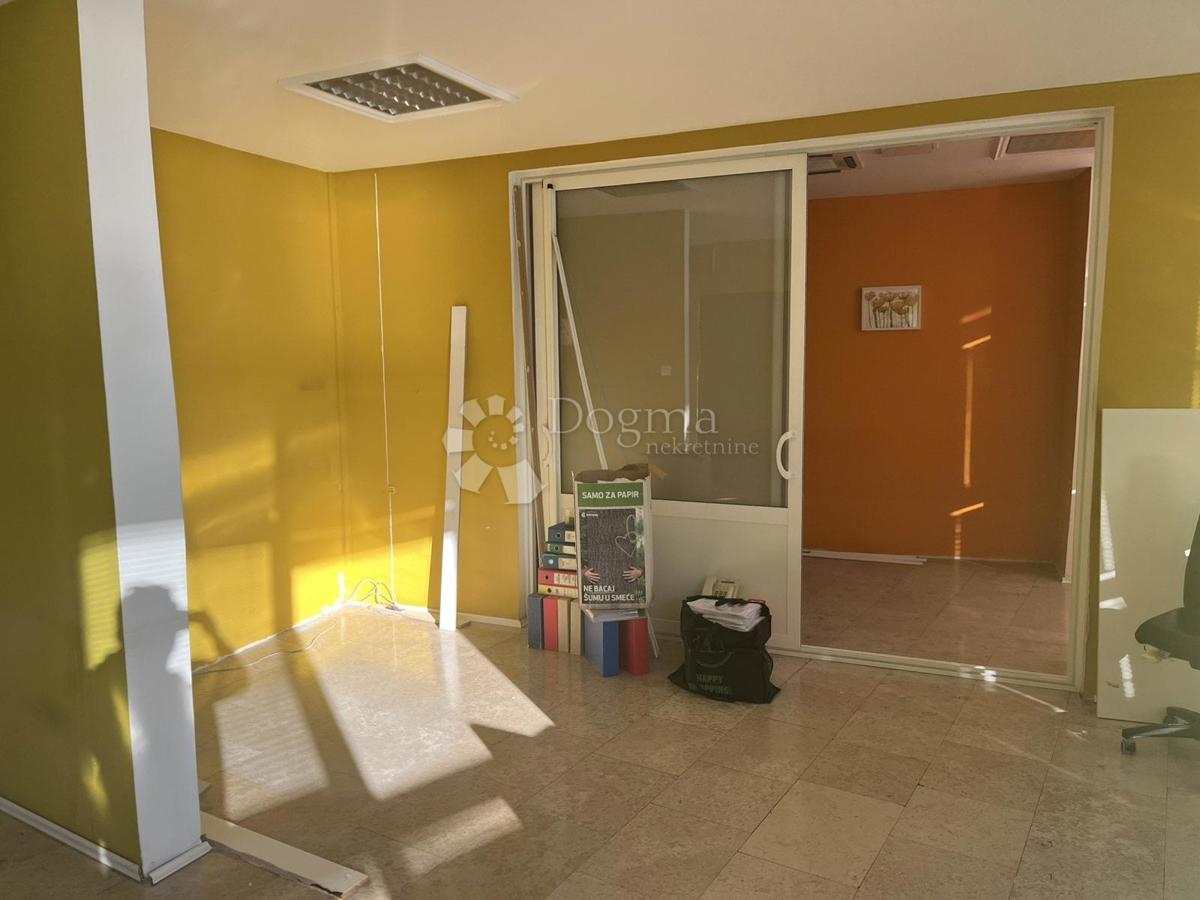 Locale commerciale Krnjevo, Rijeka, 88m2