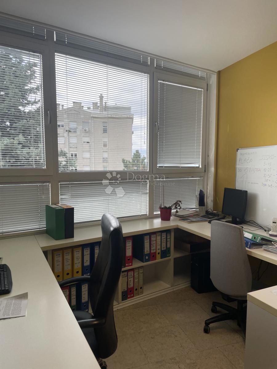 Locale commerciale Krnjevo, Rijeka, 88m2