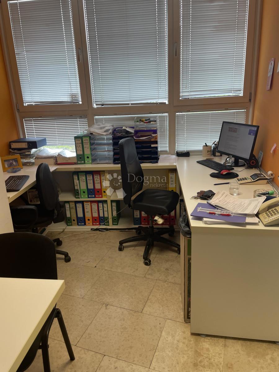 Locale commerciale Krnjevo, Rijeka, 88m2