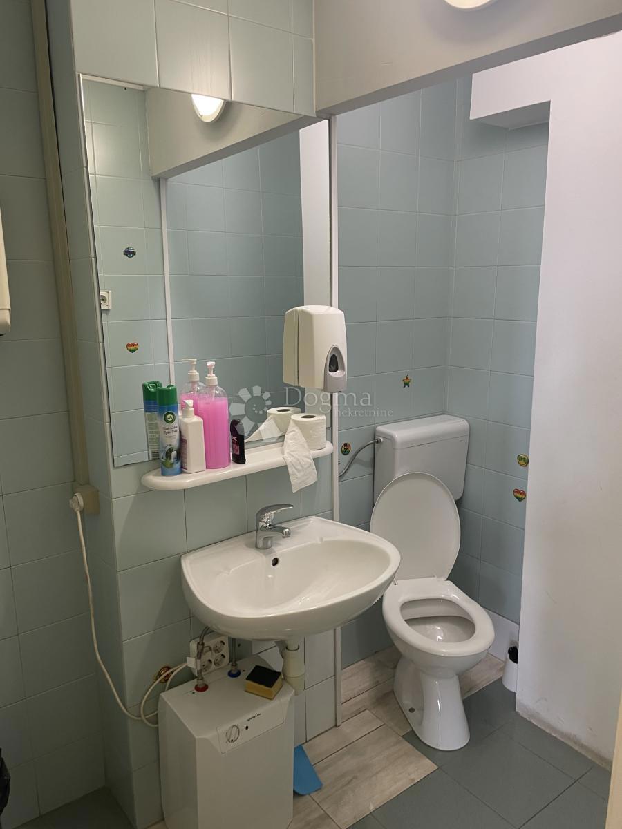Locale commerciale Krnjevo, Rijeka, 88m2