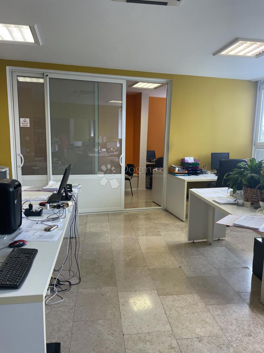 Locale commerciale Krnjevo, Rijeka, 88m2