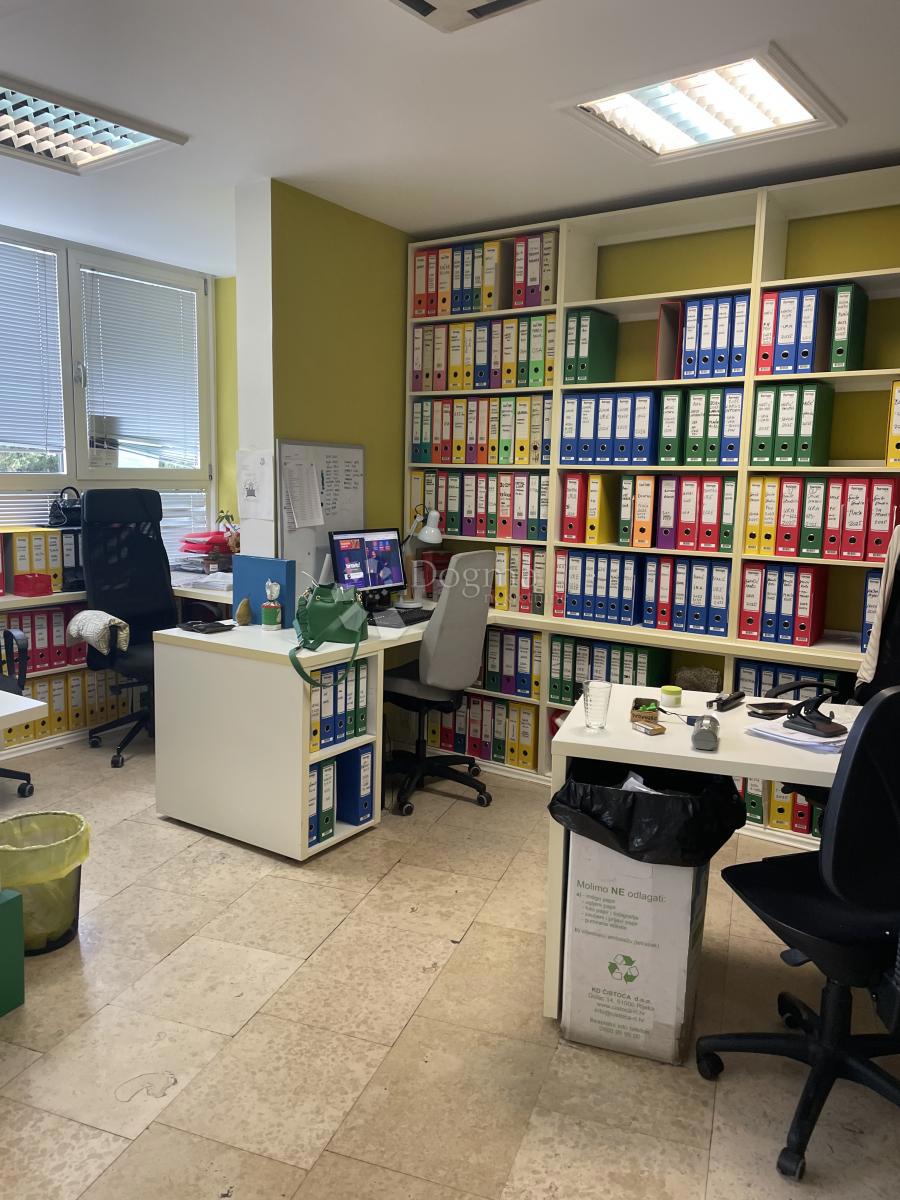 Locale commerciale Krnjevo, Rijeka, 88m2
