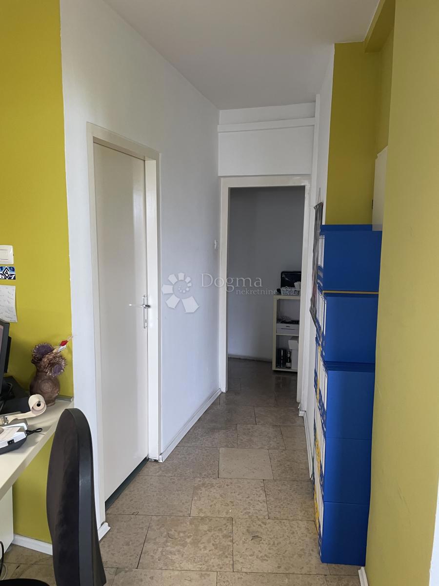 Locale commerciale Krnjevo, Rijeka, 88m2