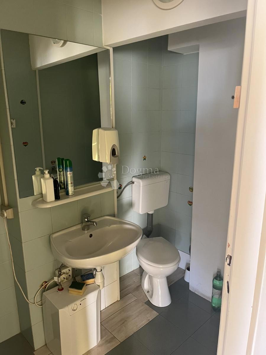 Locale commerciale Krnjevo, Rijeka, 88m2