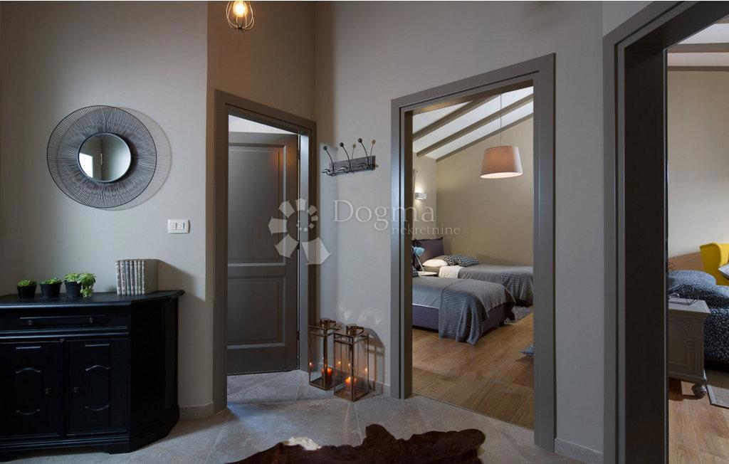 Casa Divšići, Marčana, 220m2