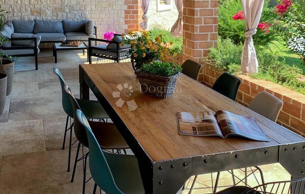 Casa Divšići, Marčana, 220m2