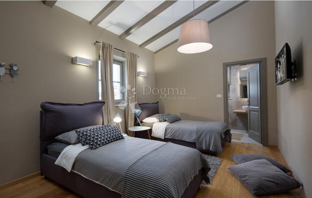 Casa Divšići, Marčana, 220m2