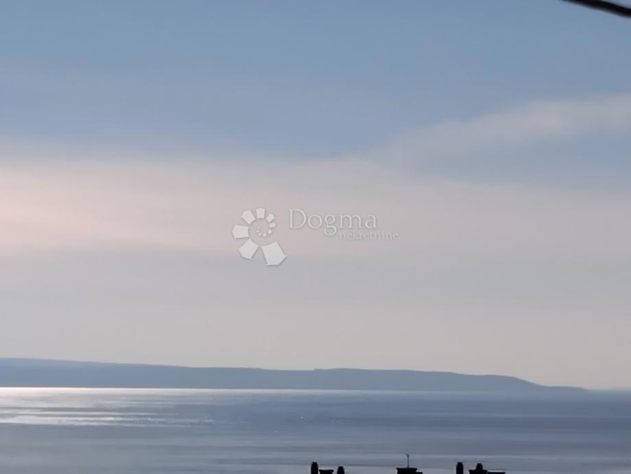 IN VENDITA – AMPIO APPARTAMENTO CON 4 CAMERE A ŽNJAN, SPALATO