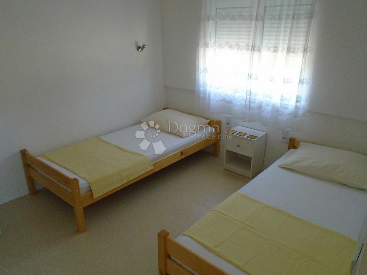 ROGOZNICA - CASA TERZA FILA DAL MARE CON VISTA