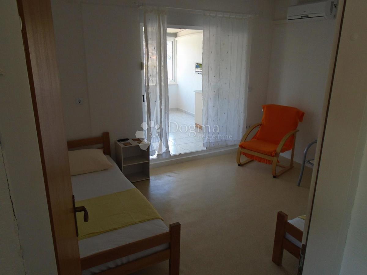 ROGOZNICA - CASA TERZA FILA DAL MARE CON VISTA