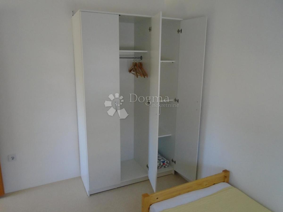 ROGOZNICA - CASA TERZA FILA DAL MARE CON VISTA