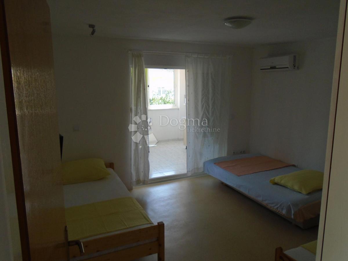 ROGOZNICA - CASA TERZA FILA DAL MARE CON VISTA